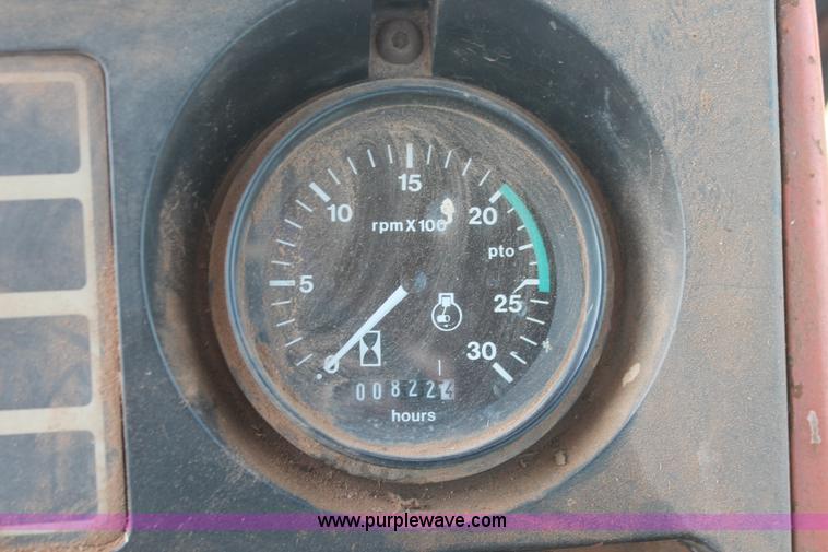 image for item H8127 1979 Allis Chalmers 7045 tractor