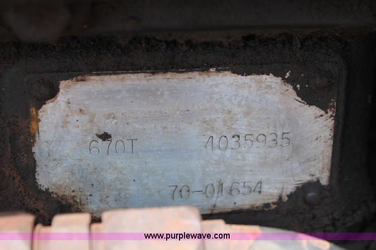 image for item H8127 1979 Allis Chalmers 7045 tractor