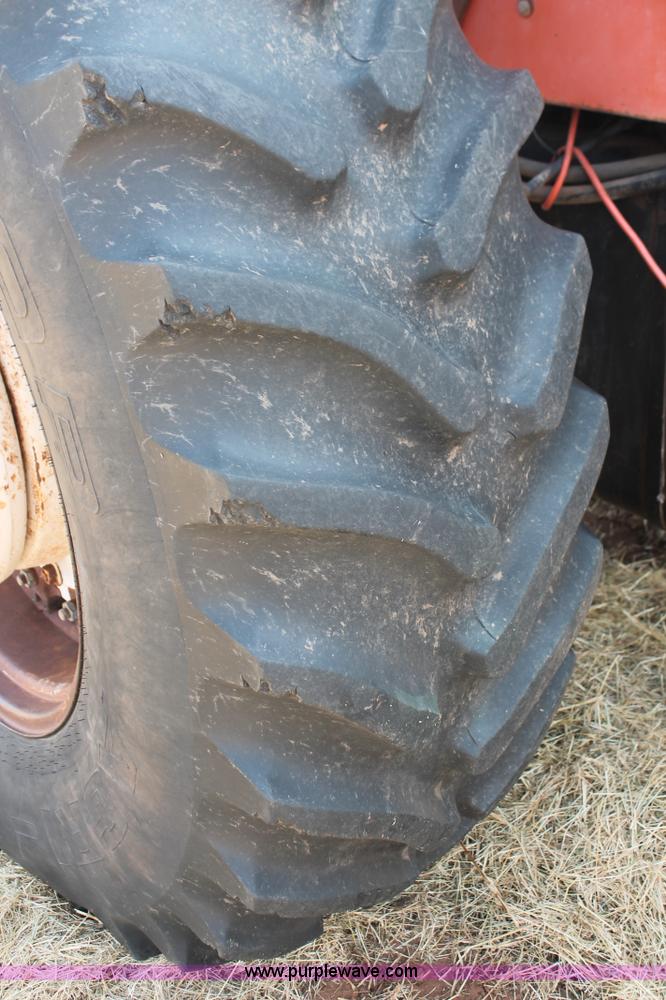 image for item H8127 1979 Allis Chalmers 7045 tractor