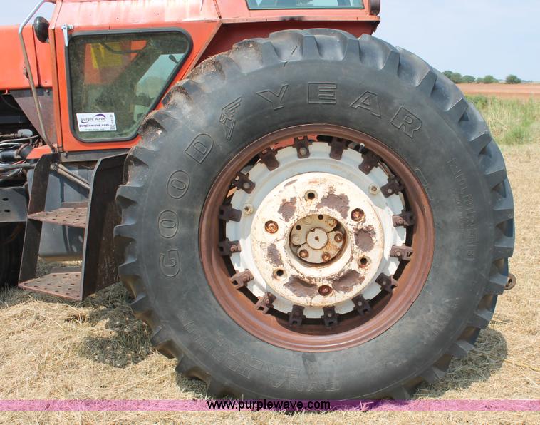 image for item H8127 1979 Allis Chalmers 7045 tractor