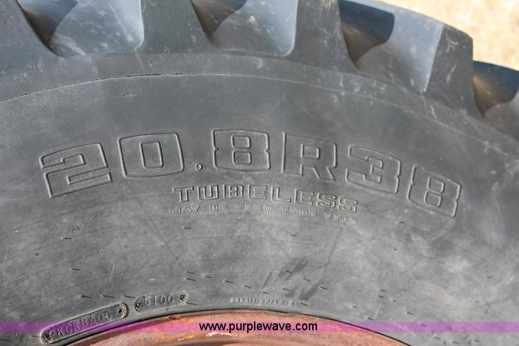 image for item H8127 1979 Allis Chalmers 7045 tractor