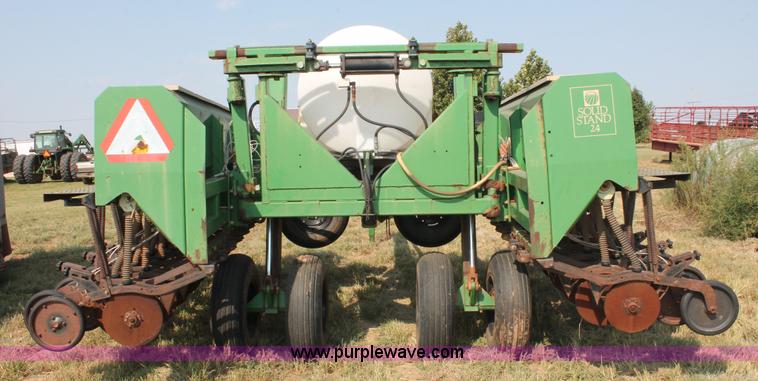 image for item H8136 Great Plains Solid Stand grain drill