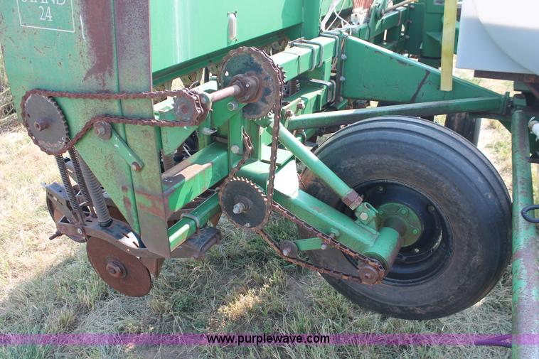 image for item H8136 Great Plains Solid Stand grain drill