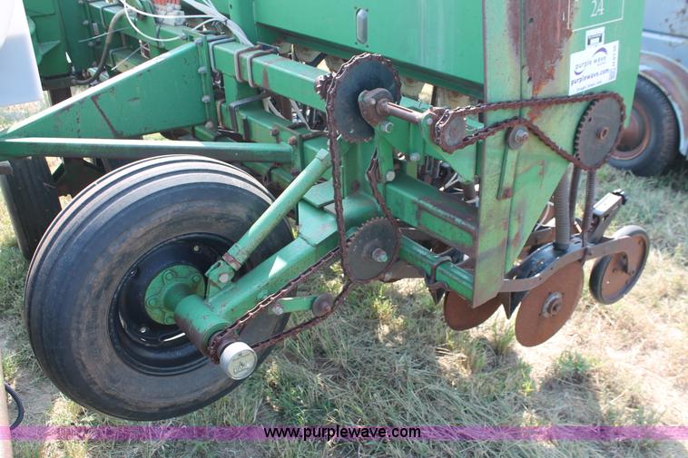 image for item H8136 Great Plains Solid Stand grain drill