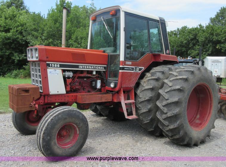 image for item I2017 1979 International 1586 tractor