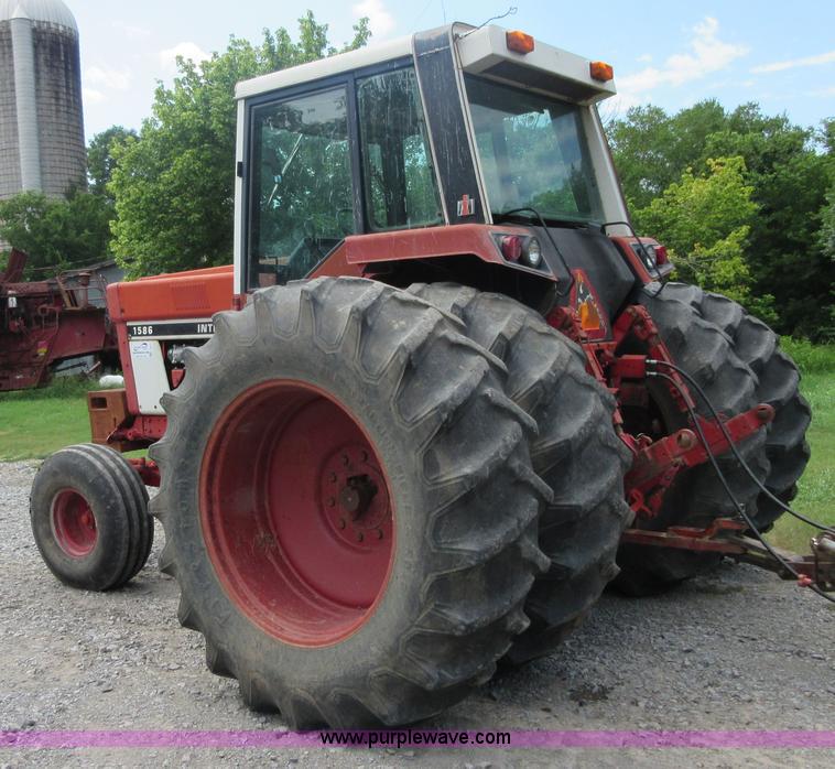 image for item I2017 1979 International 1586 tractor