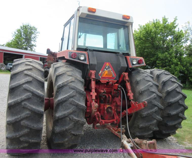 image for item I2017 1979 International 1586 tractor