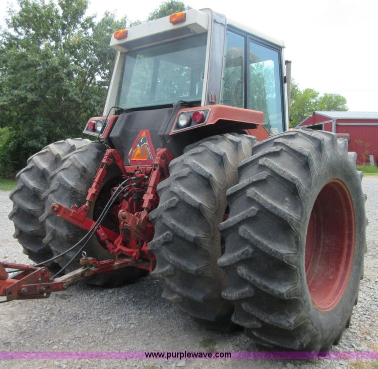 image for item I2017 1979 International 1586 tractor