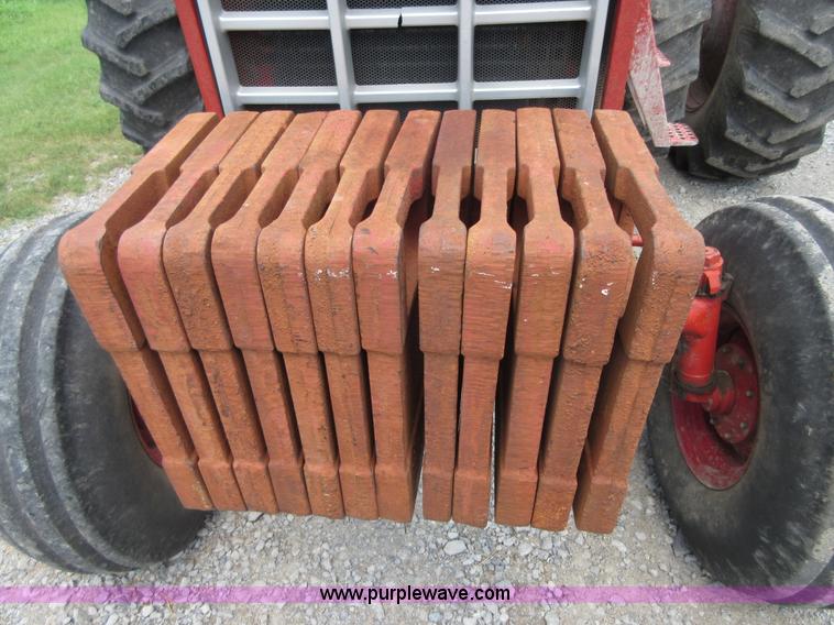 image for item I2017 1979 International 1586 tractor