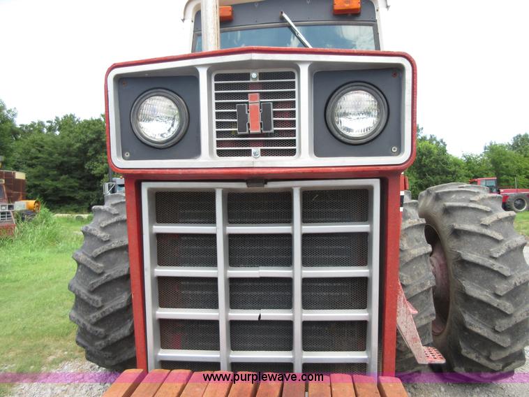 image for item I2017 1979 International 1586 tractor