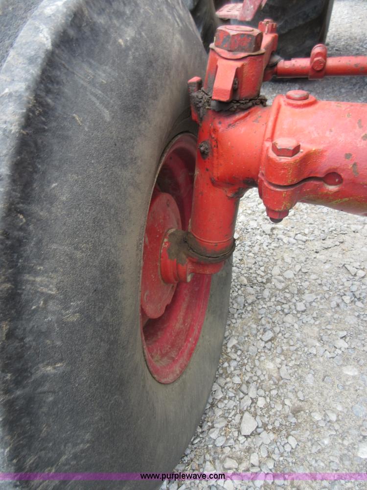 image for item I2017 1979 International 1586 tractor