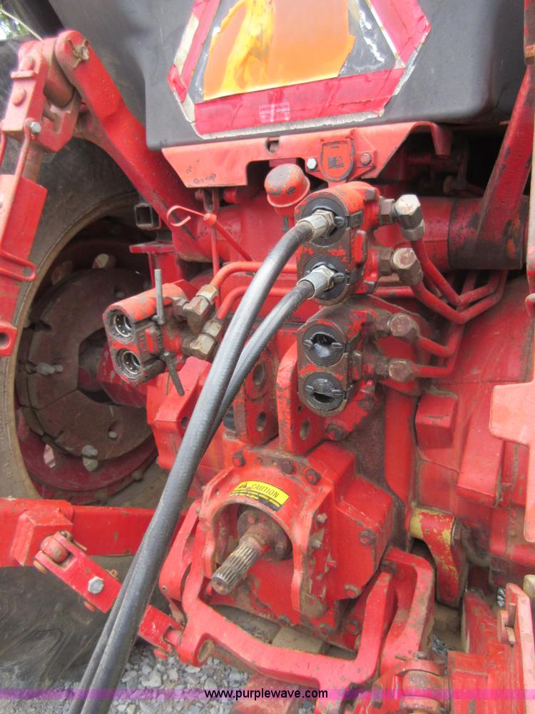 image for item I2017 1979 International 1586 tractor