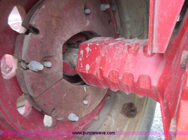 image for item I2017 1979 International 1586 tractor