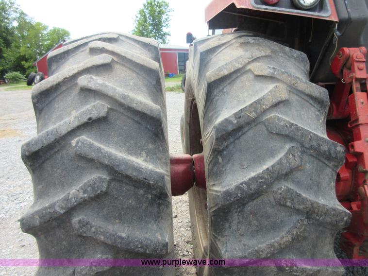 image for item I2017 1979 International 1586 tractor