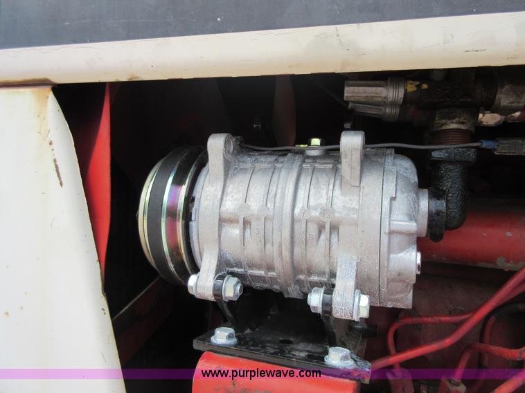 image for item I2017 1979 International 1586 tractor