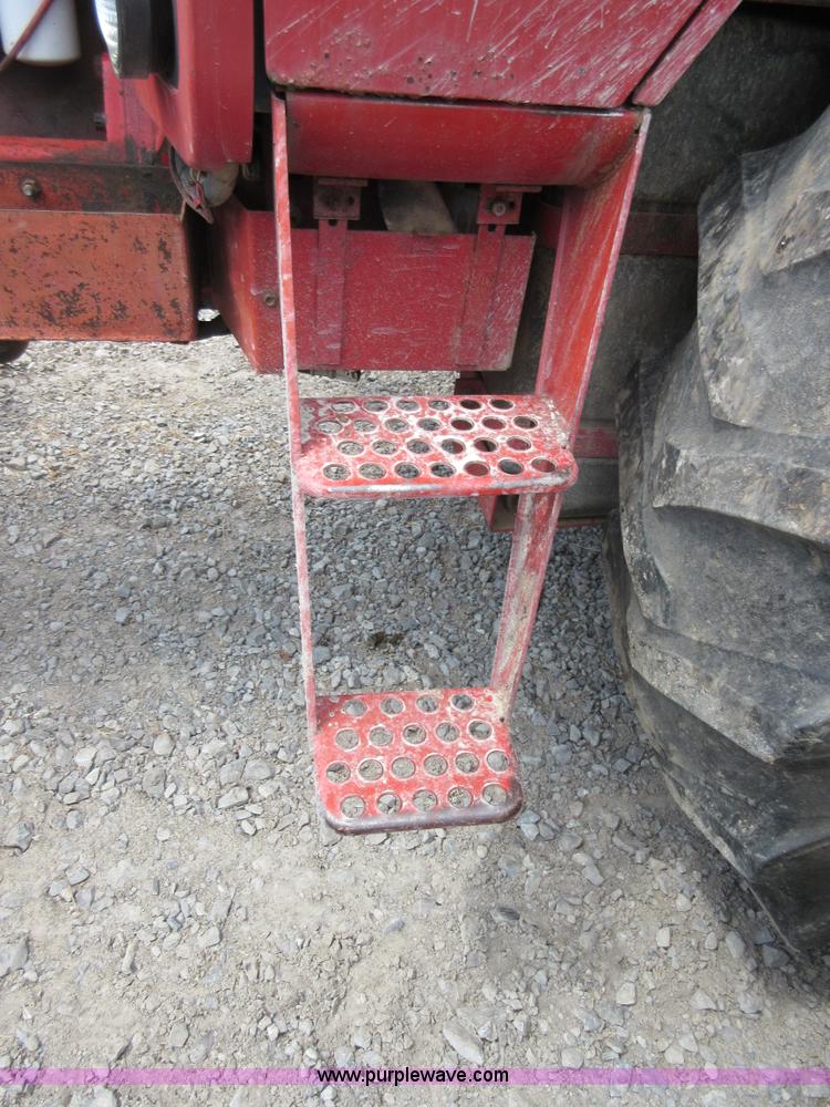 image for item I2017 1979 International 1586 tractor