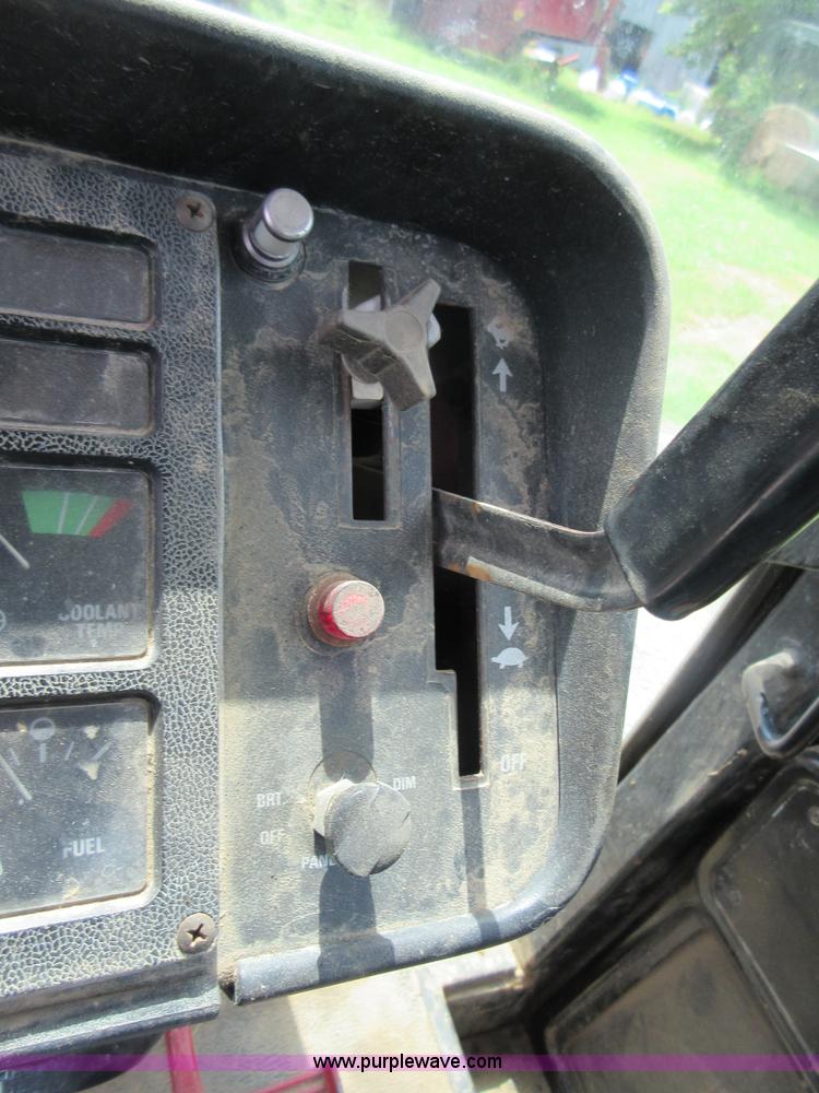 image for item I2017 1979 International 1586 tractor