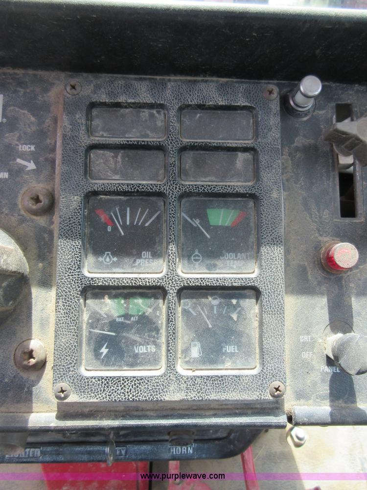 image for item I2017 1979 International 1586 tractor