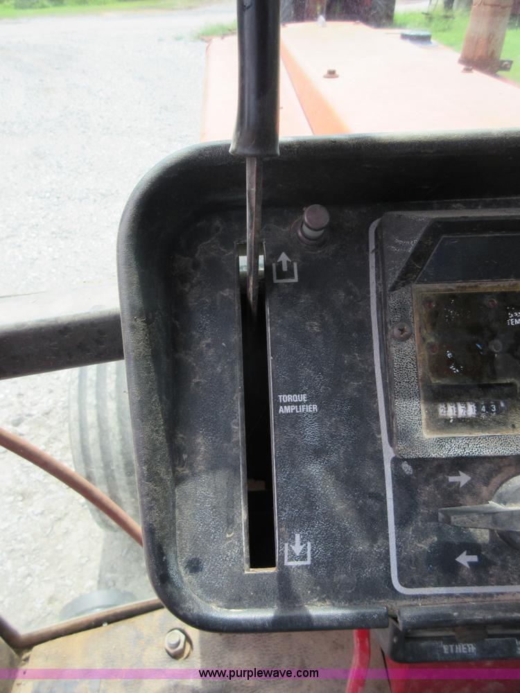 image for item I2017 1979 International 1586 tractor