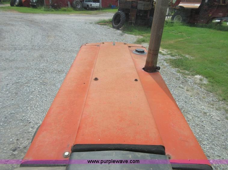 image for item I2017 1979 International 1586 tractor