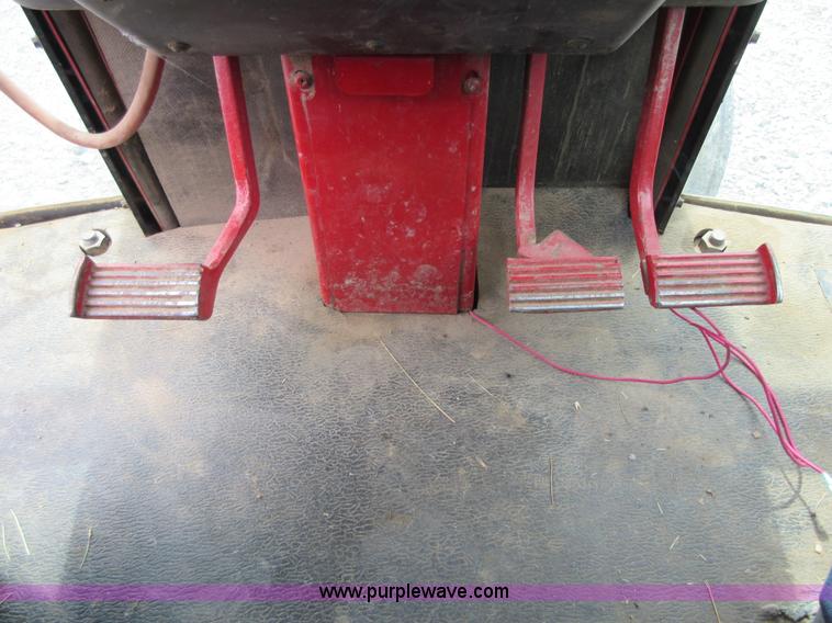 image for item I2017 1979 International 1586 tractor