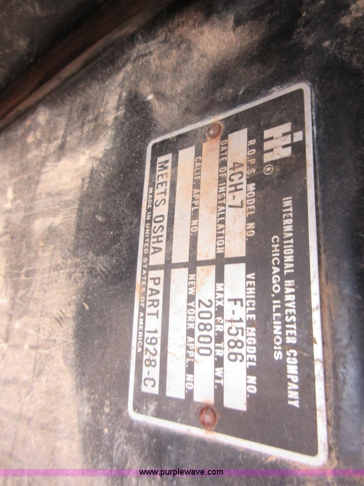 image for item I2017 1979 International 1586 tractor