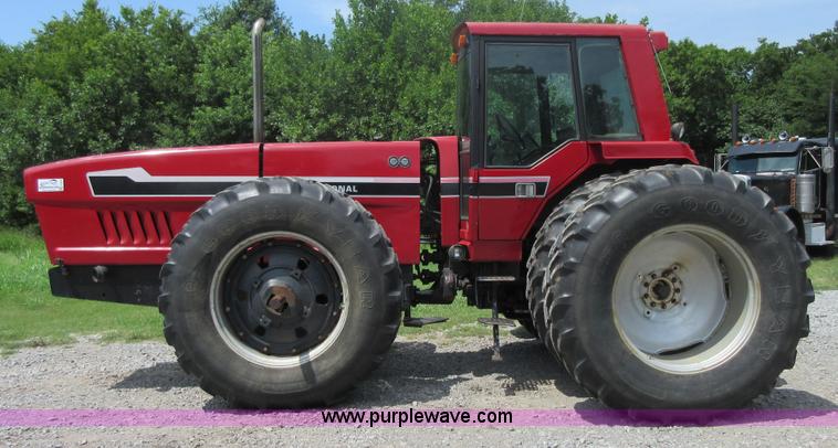 image for item I2018 1984 International 6788 (2+2) 4WD tractor