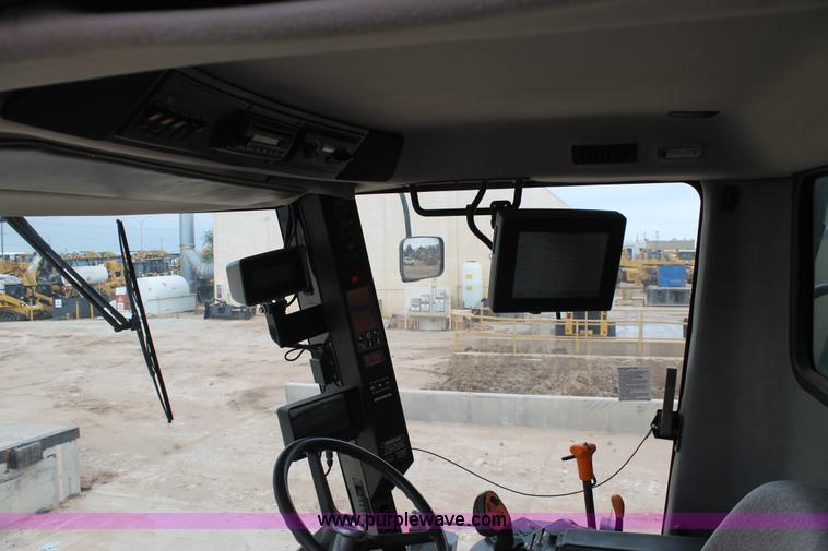 image for item J1459 2007 Case IH Module Express 625 cotton picker