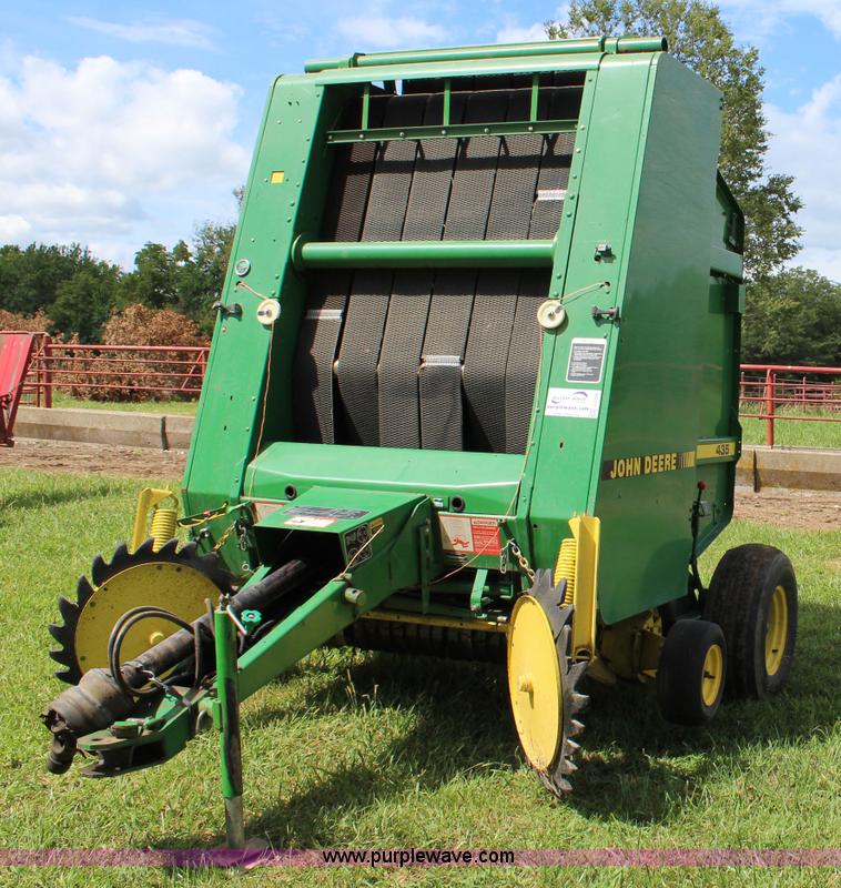 image for item J5768 1989 John Deere 435 round baler