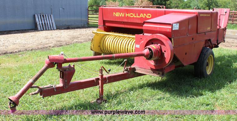 image for item J5769 1977 New Holland 315 small square baler