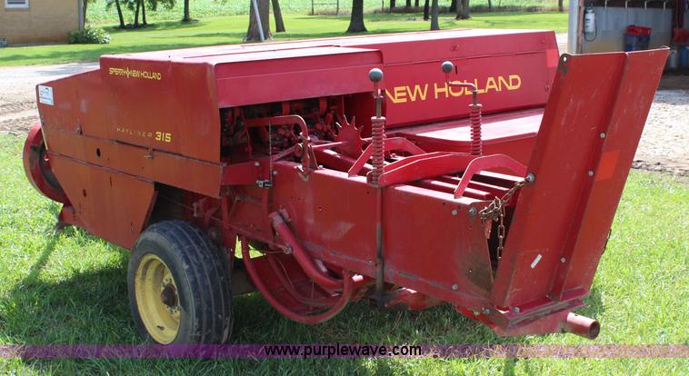 image for item J5769 1977 New Holland 315 small square baler