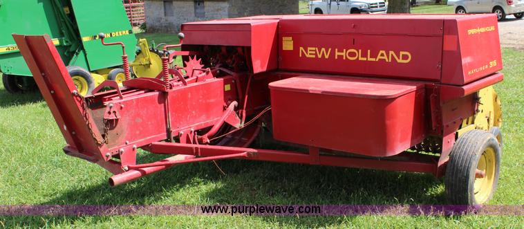 image for item J5769 1977 New Holland 315 small square baler
