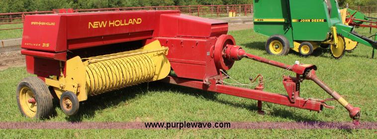 image for item J5769 1977 New Holland 315 small square baler