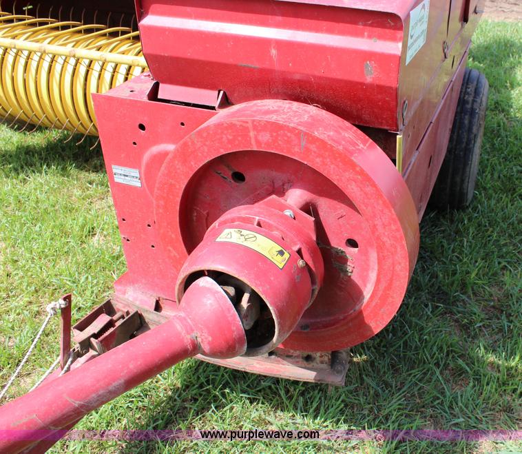 image for item J5769 1977 New Holland 315 small square baler