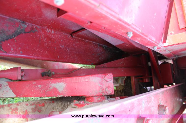 image for item J5769 1977 New Holland 315 small square baler