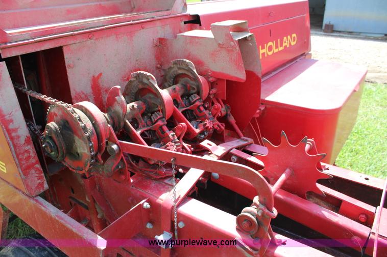 image for item J5769 1977 New Holland 315 small square baler