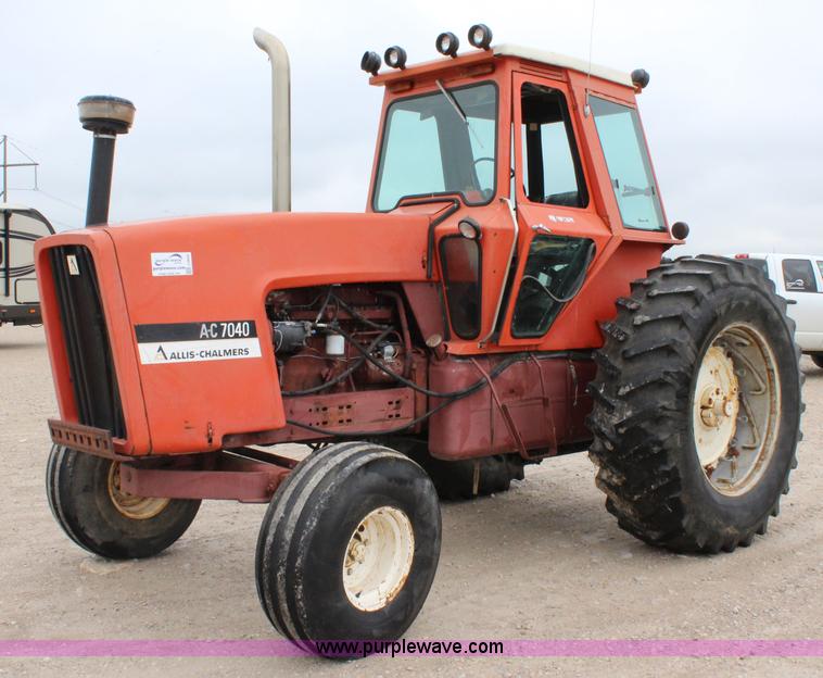image for item J5806 1976 Allis Chalmers 7040 tractor