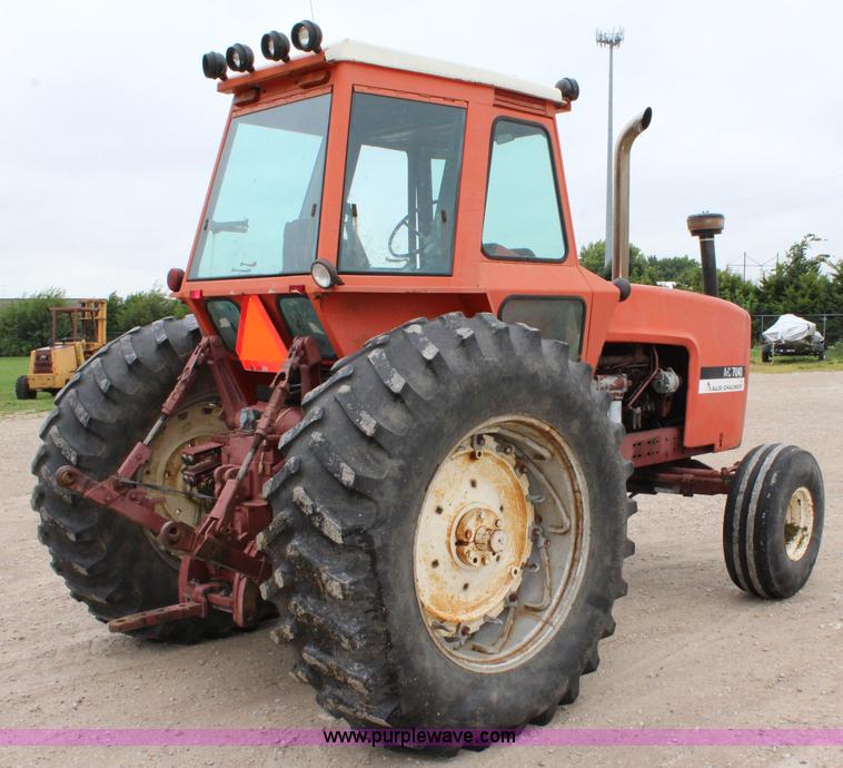 image for item J5806 1976 Allis Chalmers 7040 tractor