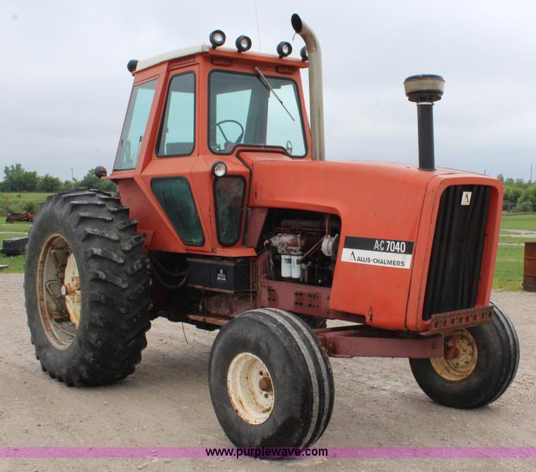 image for item J5806 1976 Allis Chalmers 7040 tractor