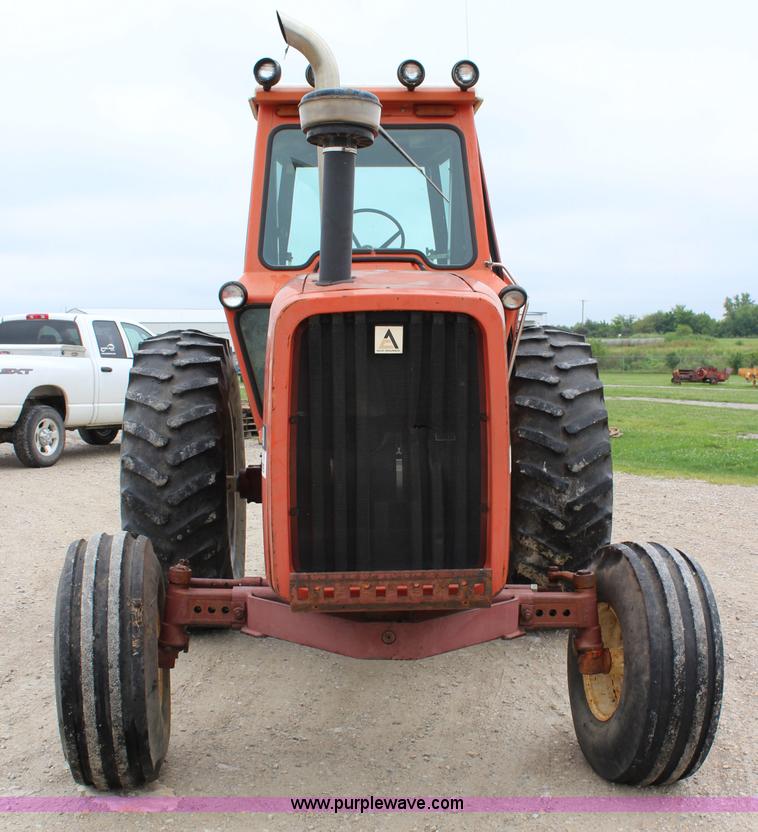 image for item J5806 1976 Allis Chalmers 7040 tractor