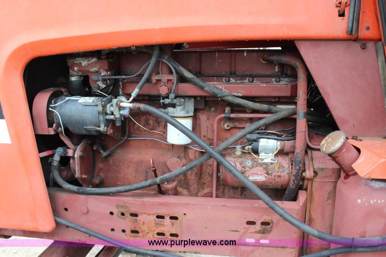 image for item J5806 1976 Allis Chalmers 7040 tractor