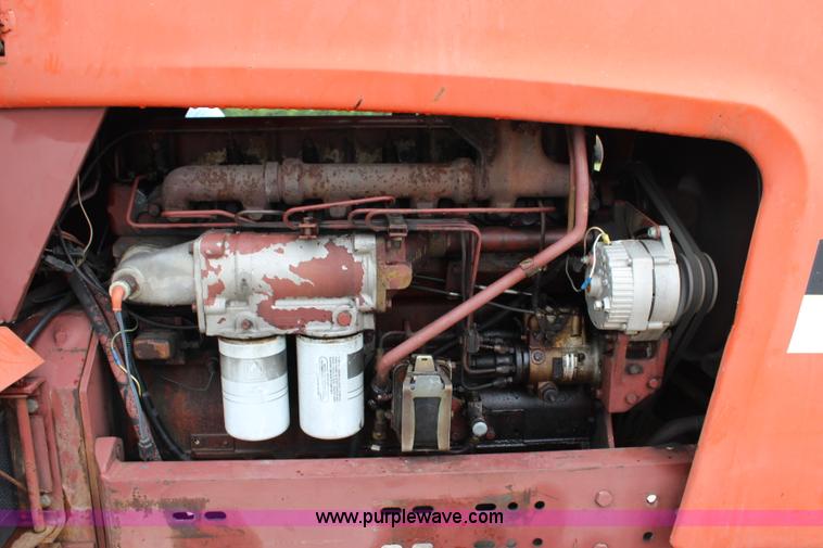 image for item J5806 1976 Allis Chalmers 7040 tractor