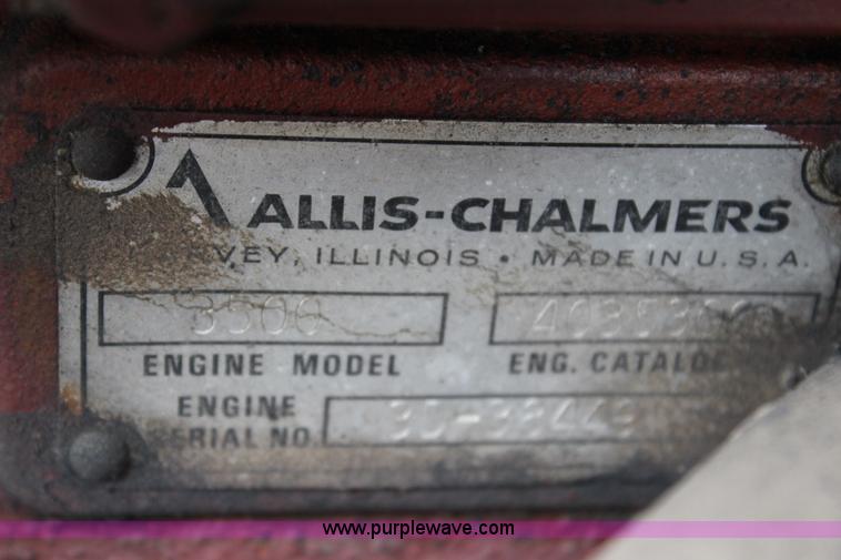 image for item J5806 1976 Allis Chalmers 7040 tractor