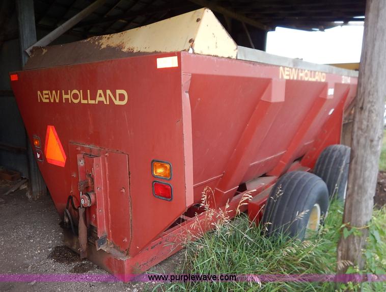 image for item J6449 New Holland 3114 manure spreader