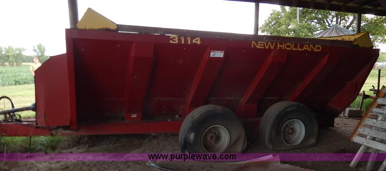 image for item J6449 New Holland 3114 manure spreader