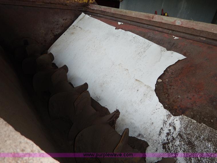 image for item J6449 New Holland 3114 manure spreader