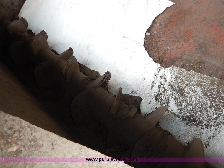 image for item J6449 New Holland 3114 manure spreader