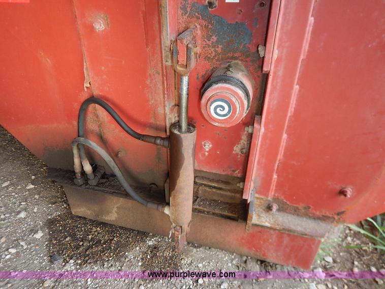 image for item J6449 New Holland 3114 manure spreader