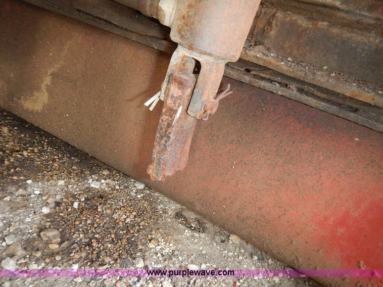 image for item J6449 New Holland 3114 manure spreader