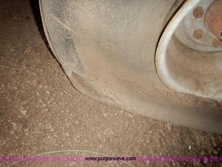 image for item J6449 New Holland 3114 manure spreader